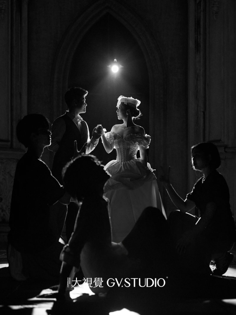 张先生张小姐电影感婚纱照、Mix、法海、广东省十大摄影师
把生活的每一刻美好的瞬间，放进有回忆的相机里、婚纱照