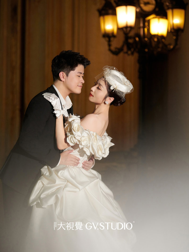 张先生张小姐电影感婚纱照、Mix、法海、广东省十大摄影师
把生活的每一刻美好的瞬间，放进有回忆的相机里、婚纱照