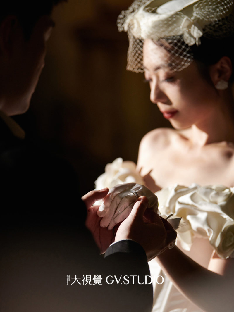 张先生张小姐电影感婚纱照、Mix、法海、广东省十大摄影师
把生活的每一刻美好的瞬间，放进有回忆的相机里、婚纱照