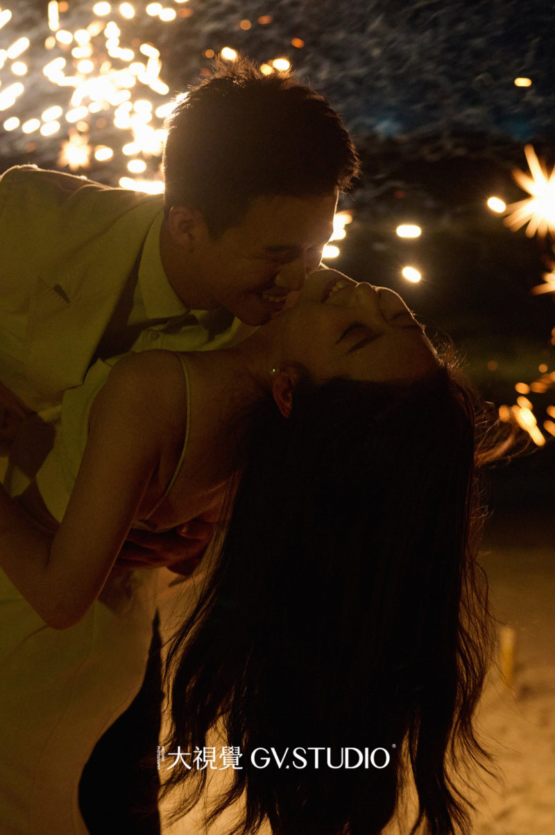 黄先生&税小姐电影感婚纱照、Mix、林煌、时间会过去，照片不会过期。、婚纱照