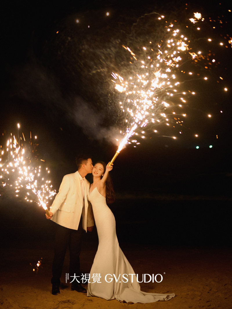黄先生&税小姐电影感婚纱照、Mix、林煌、时间会过去，照片不会过期。、婚纱照