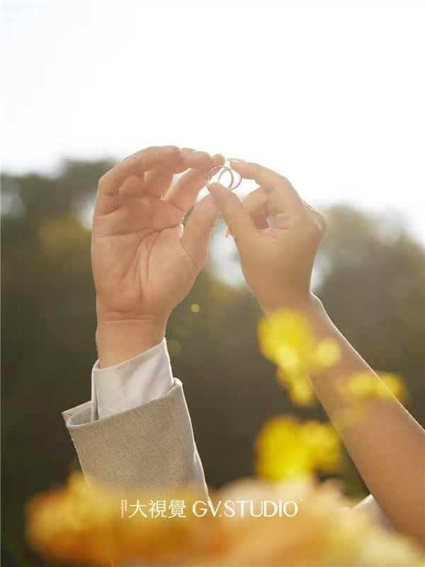 潘先生游小姐电影感婚纱照、Mix、风子、相机是画笔，光影是颜料，镜头前的你们是我画中的主角。、婚纱照