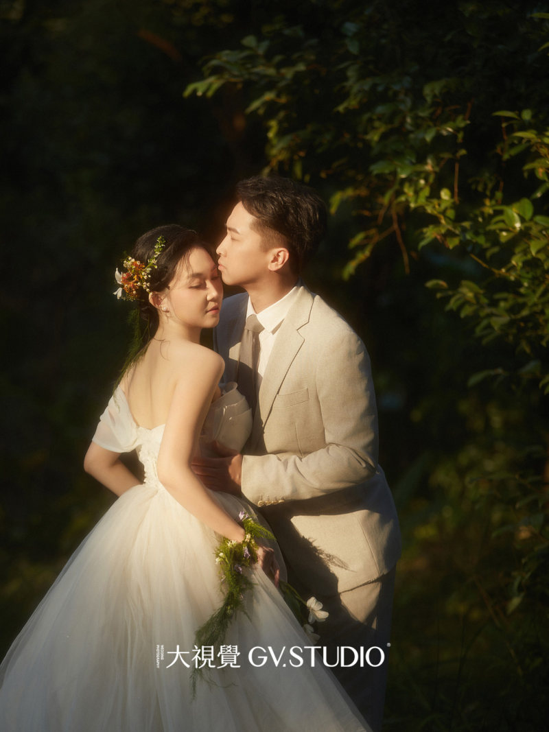 张先生黄小姐电影感婚纱照、Mix、风子、相机是画笔，光影是颜料，镜头前的你们是我画中的主角。、婚纱照