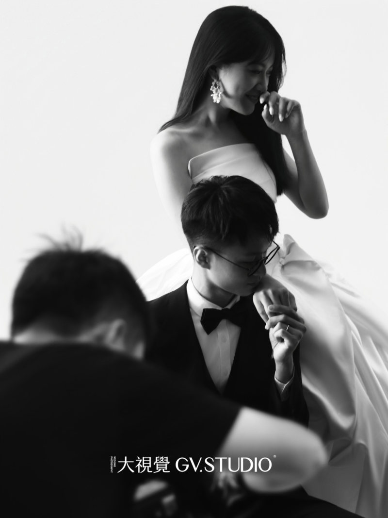 黄先生&英琪宝宝电影感婚纱照、Mix、KK、扎根于生活的创作，让婚纱照有一种美的踏实感。、婚纱照