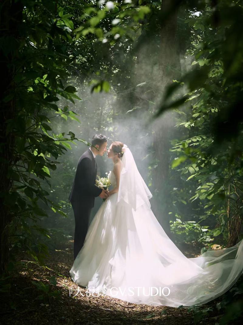 王先生王女士电影感婚纱照、Mix、大魏、摄影是在每百分之一秒都强烈地享受生活。、婚纱照