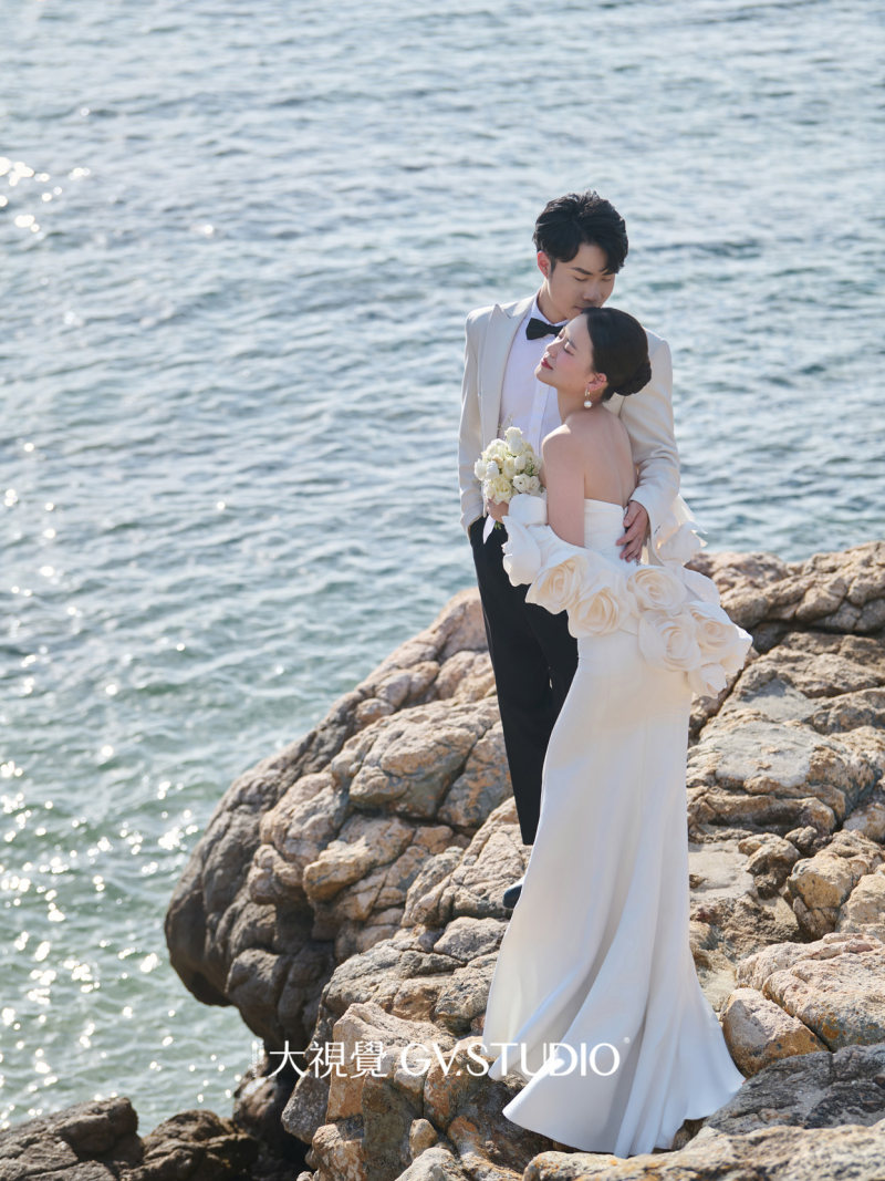 曾先生何小姐电影感婚纱照、Mix、法海、广东省十大摄影师
把生活的每一刻美好的瞬间，放进有回忆的相机里、婚纱照