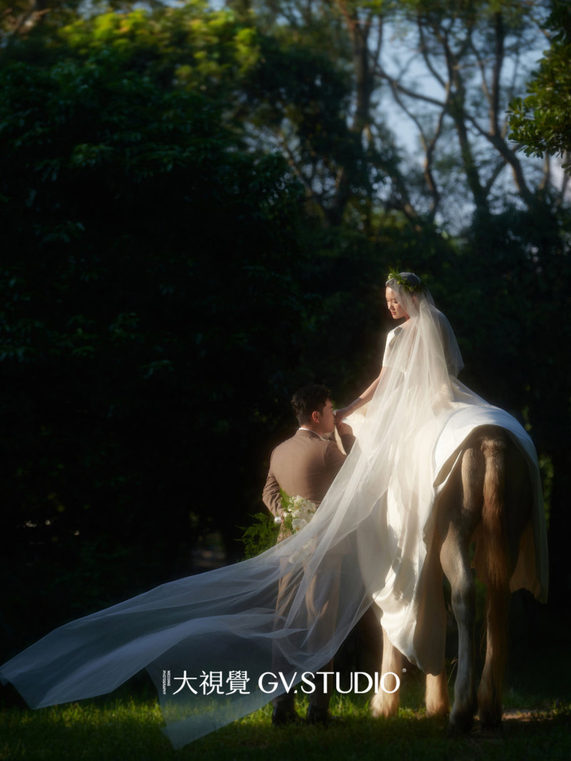 黄先生黄小姐电影感婚纱照、Mix、法海、广东省十大摄影师
把生活的每一刻美好的瞬间，放进有回忆的相机里、婚纱照