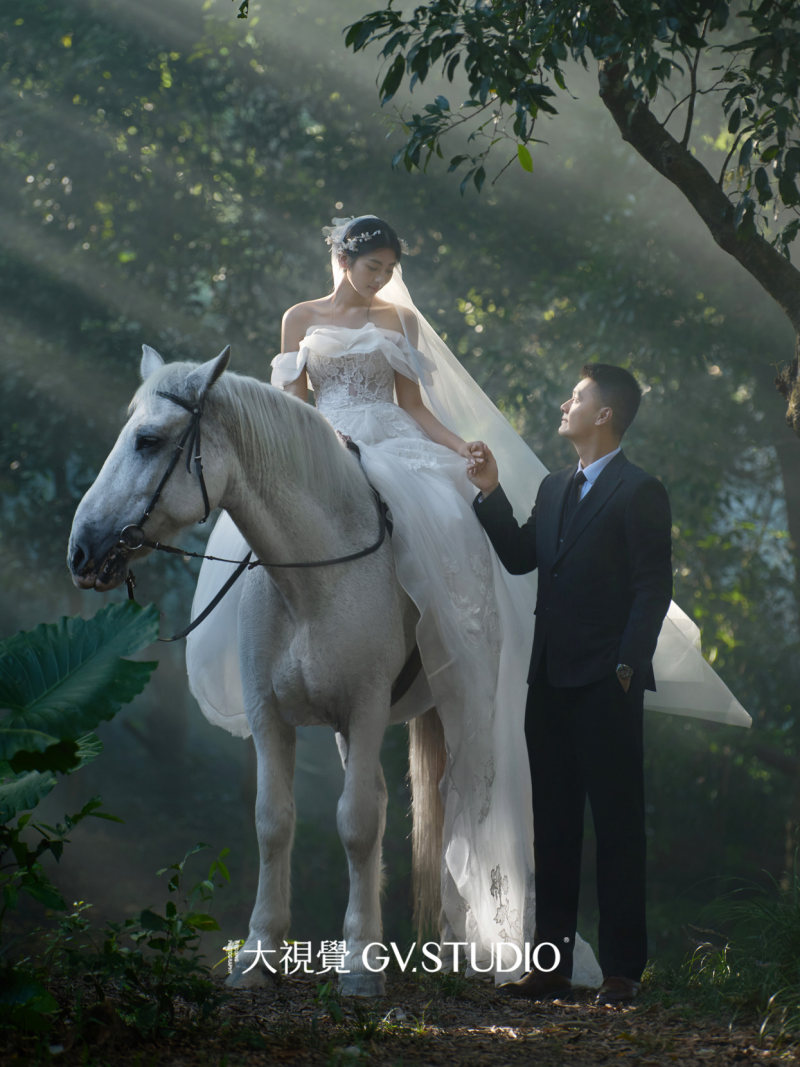 郑先生陈小姐电影感婚纱照、Mix、法海、广东省十大摄影师
把生活的每一刻美好的瞬间，放进有回忆的相机里、婚纱照