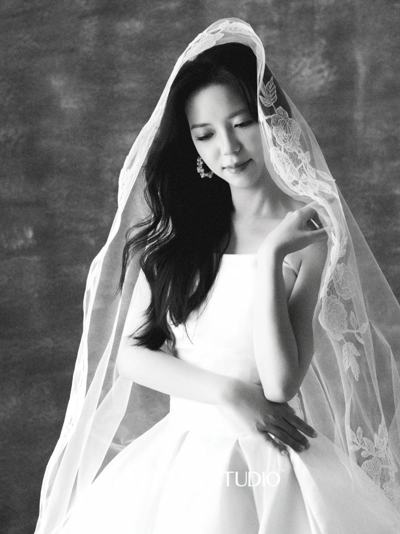 张先生张女士电影感婚纱照、Mix、大魏、摄影是在每百分之一秒都强烈地享受生活。、婚纱照