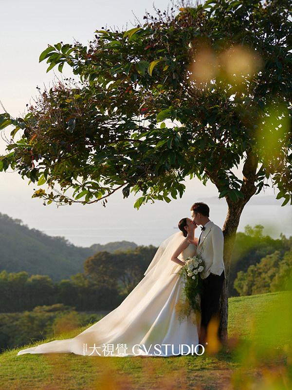 蔡先生&吴宝宝电影感婚纱照、Mix、KK、扎根于生活的创作，让婚纱照有一种美的踏实感。、婚纱照