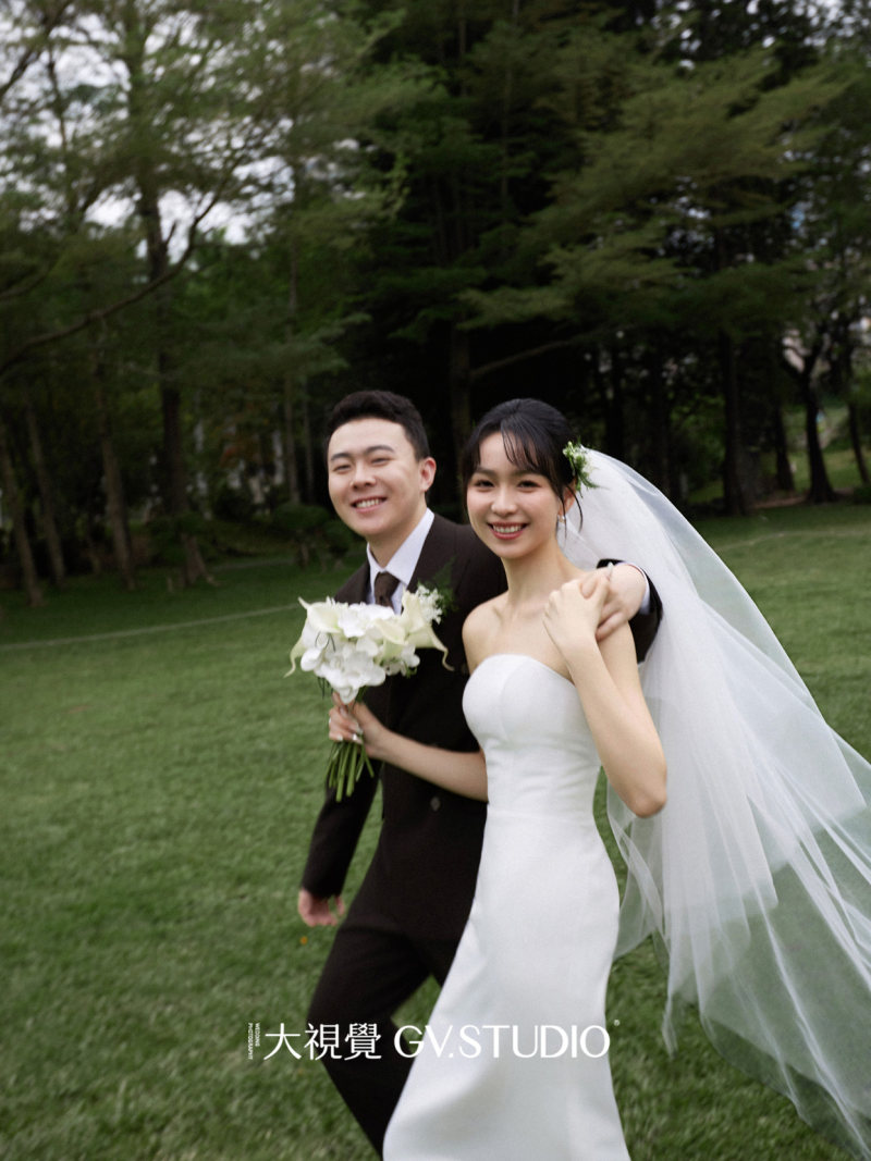 小轩先生小远女士电影感婚纱照、Mix、月歌、光与影的故事，在一瞬间被定格下来。、婚纱照