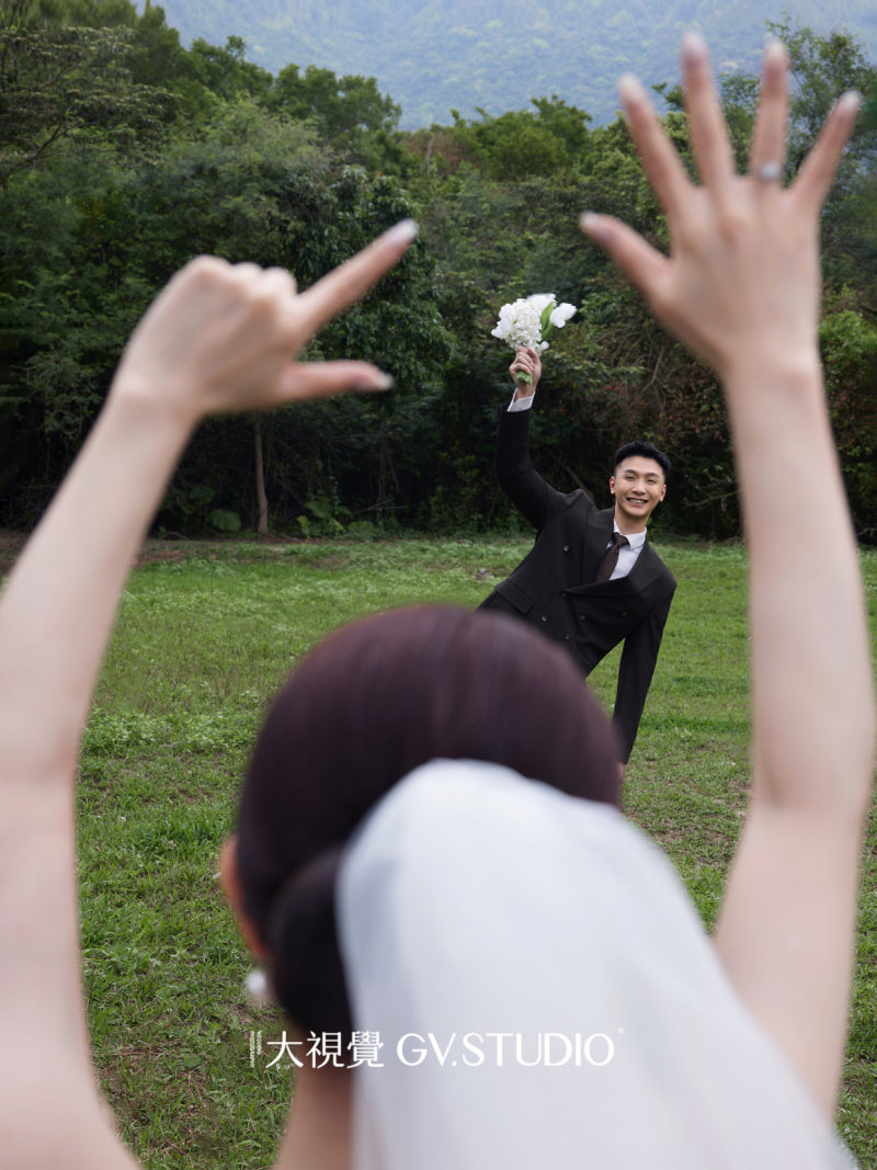 黄先生曾小姐电影感婚纱照、Mix、法海、广东省十大摄影师
把生活的每一刻美好的瞬间，放进有回忆的相机里、婚纱照