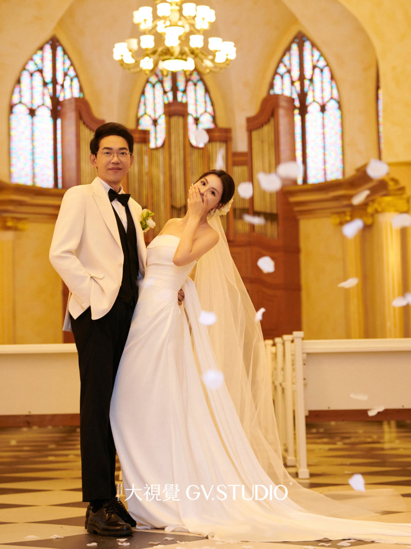 徐先生&佩妮宝宝电影感婚纱照、Mix、KK、扎根于生活的创作，让婚纱照有一种美的踏实感。、婚纱照